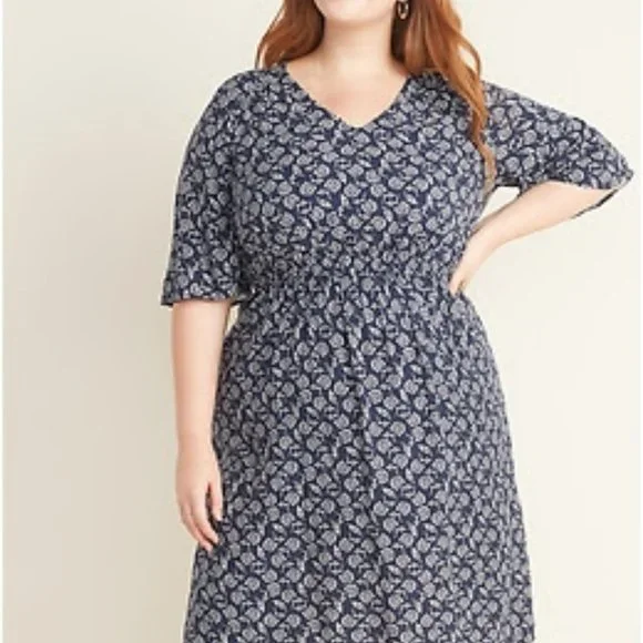 old navy white dress with blue flowers Old Navy Blue/Yellow/White Floral Dress Medium